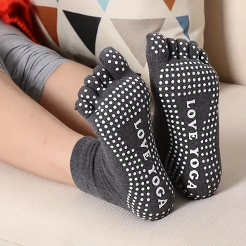 Носки для пилатеса с противоскользящим захватом, носки для йоги с пятью пальцами, женские спортивные носки для тренажерного зала с раздельными пальцами, нескользящие